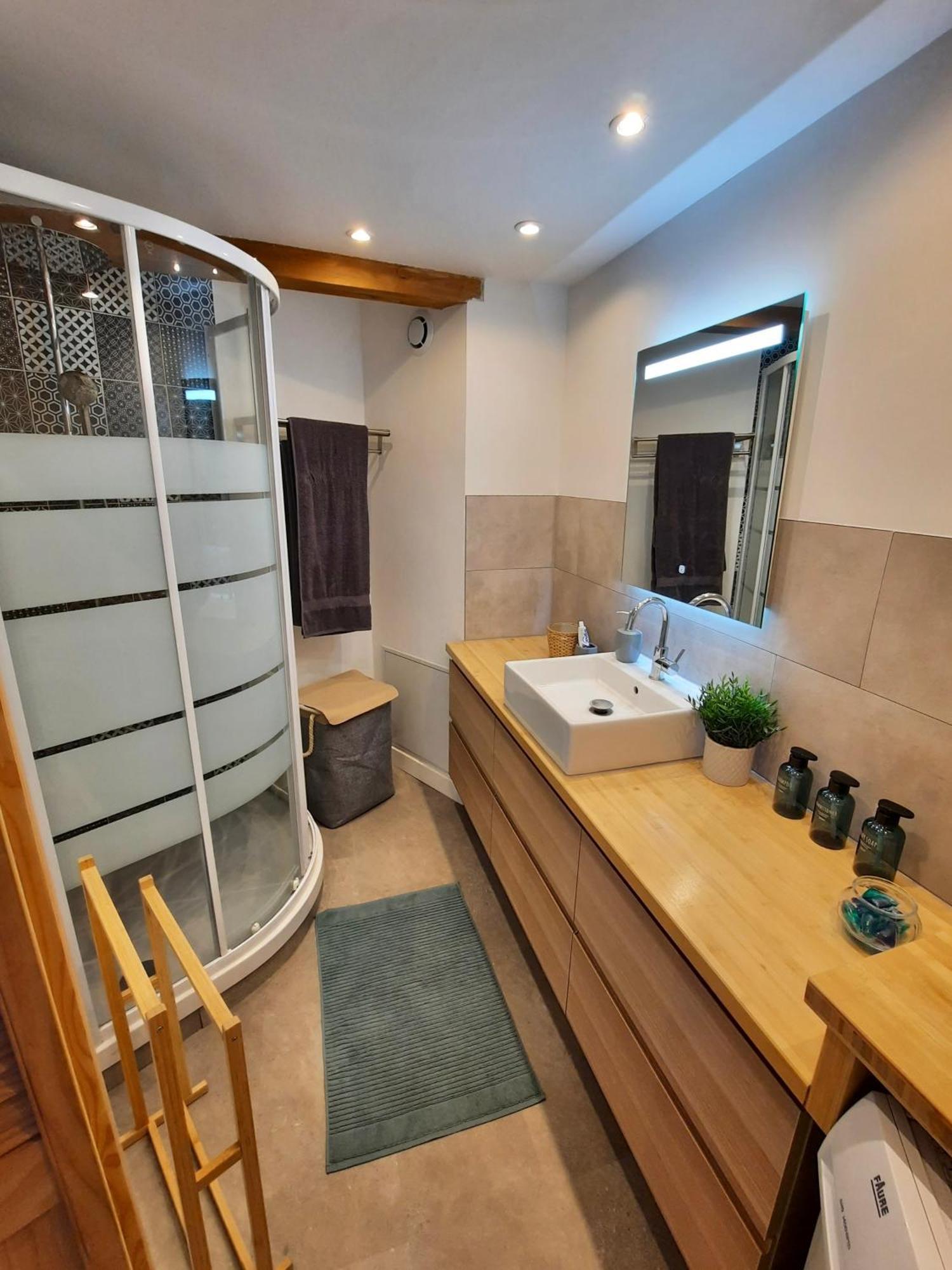 Hidden Gem In Historic Center Ecusson Appartement *